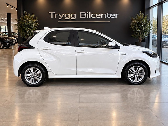 Toyota Yaris 6 of 23