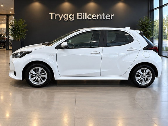 Toyota Yaris 2 of 23