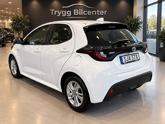 Toyota Yaris 3 of 23