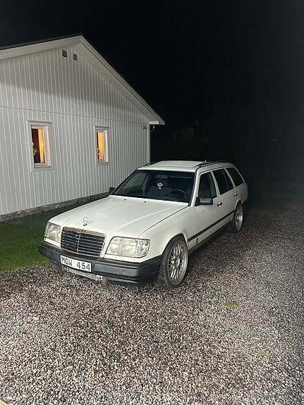 Mercedes-Benz 250 D 5 of 6