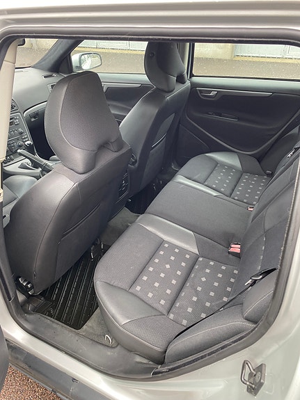 Volvo V70 5 of 7