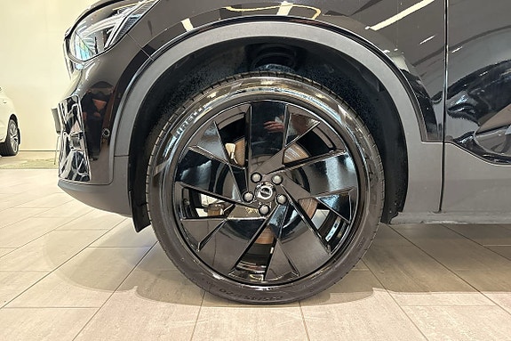 Volvo EX40 18 of 30
