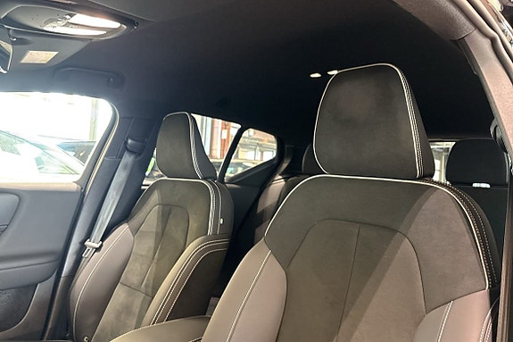 Volvo EX40 19 of 30