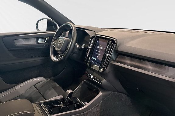 Volvo EX40 10 of 30