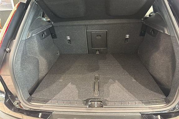 Volvo EX40 13 of 30