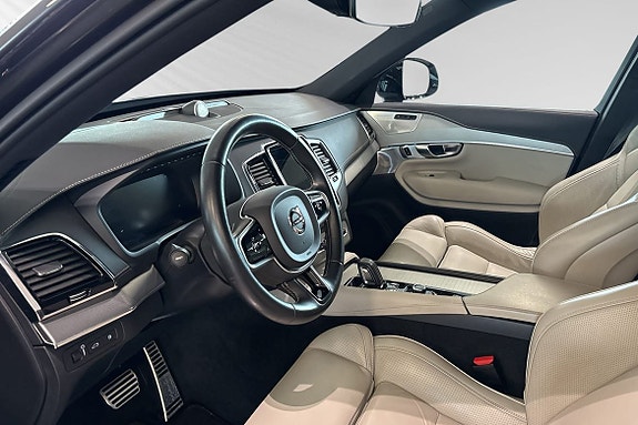 Volvo XC90 7 of 30