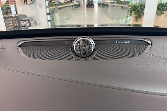 Volvo XC90 26 of 30