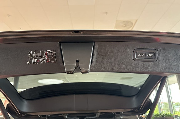Volvo XC90 15 of 30