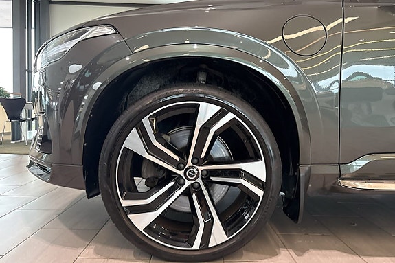 Volvo XC90 20 of 30