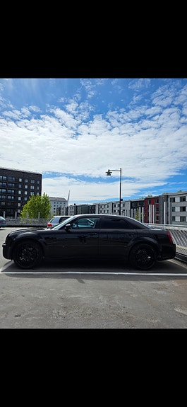 Chrysler 300C 4 of 5
