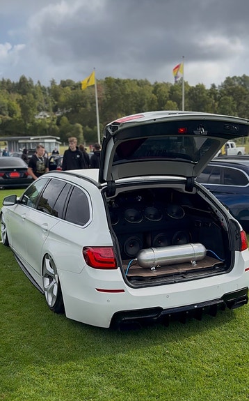 BMW 520d 2 of 7