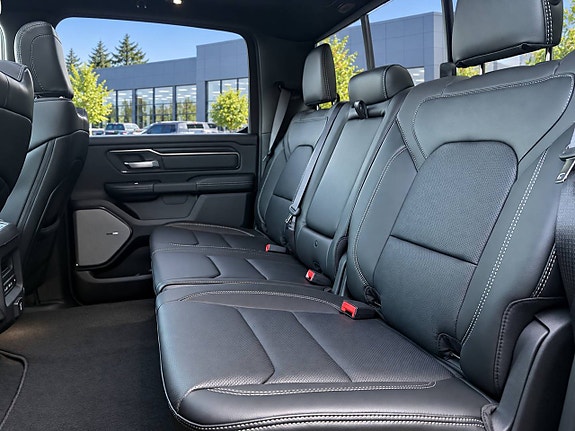Dodge RAM 1500 14 of 24