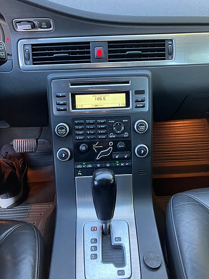 Volvo V70 6 of 8