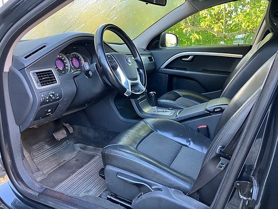 Volvo V70 7 of 8