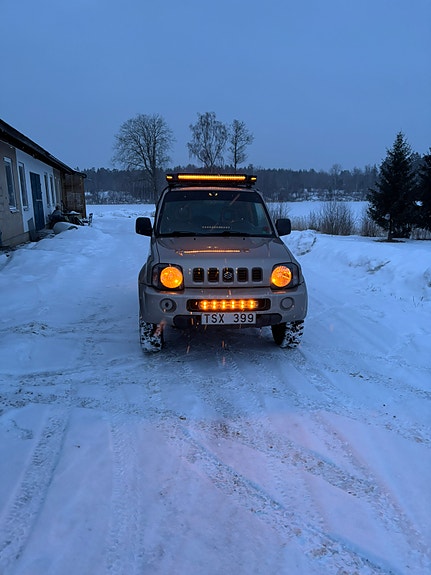 Suzuki Jimny 2 of 6