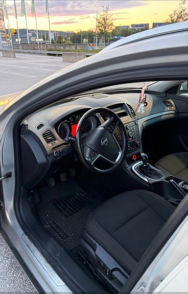 Opel Insignia 3 of 8