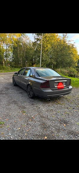 Volvo S80 4 of 5