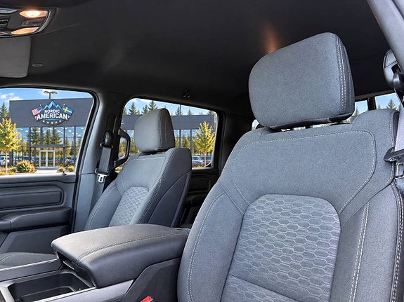 Dodge RAM 1500 13 of 20