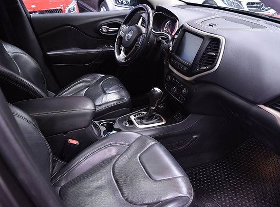 Jeep Cherokee 12 of 16