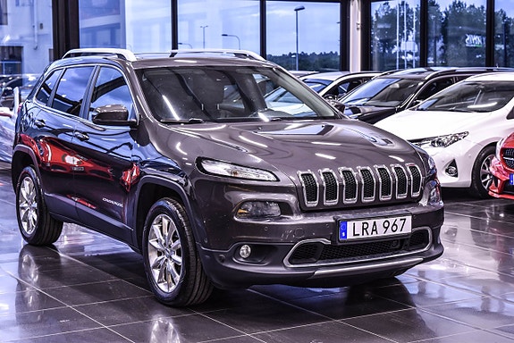 Jeep Cherokee 3 of 16