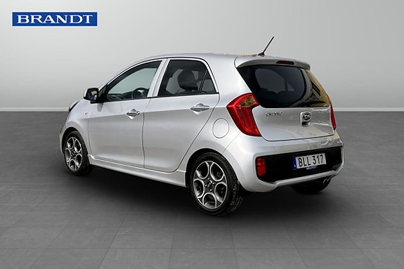 Kia Picanto 2 of 9