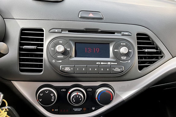 Kia Picanto 6 of 9