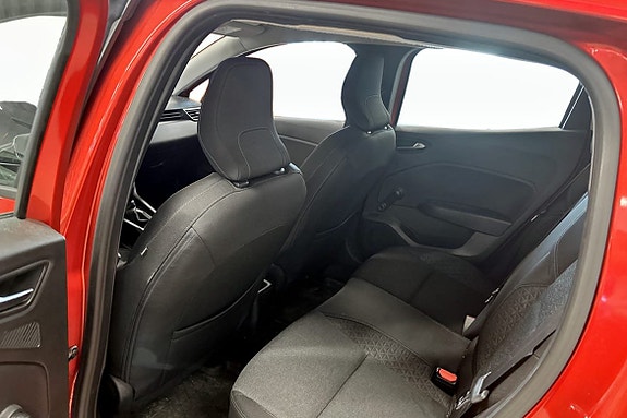 Renault Clio 16 of 18