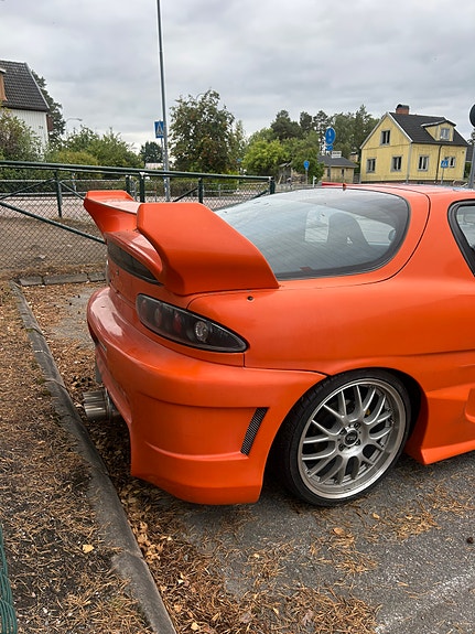 Mazda MX-3 4 of 4