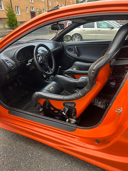 Mazda MX-3 3 of 4