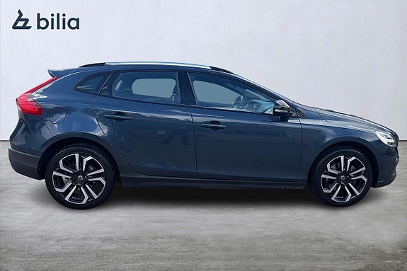 Volvo V40 Cross Country 18 of 21