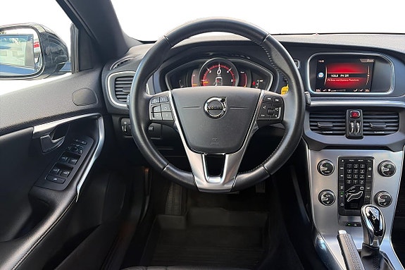Volvo V40 Cross Country 11 of 21
