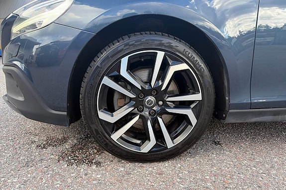 Volvo V40 Cross Country 17 of 21