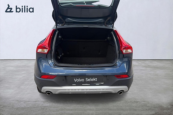 Volvo V40 Cross Country 12 of 21