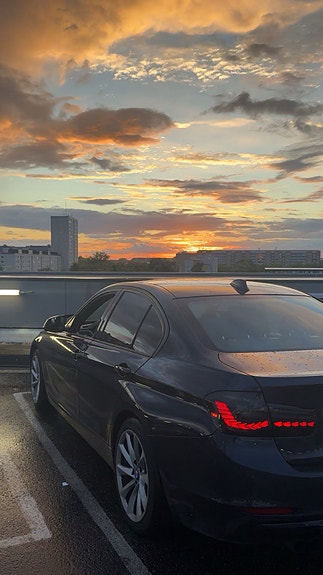 BMW 328i 2 of 9