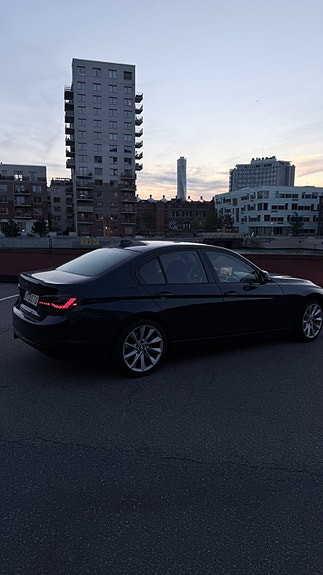 BMW 328i 3 of 9