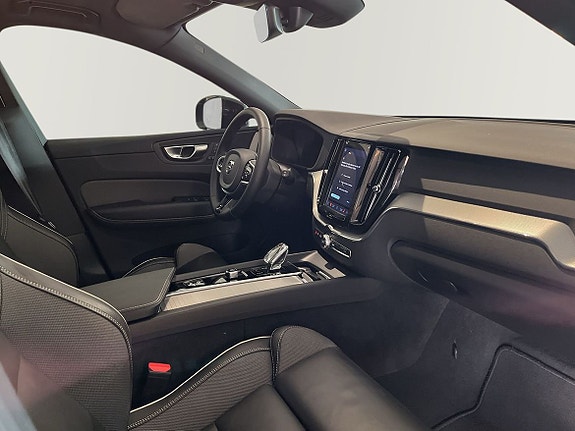 Volvo XC60 5 of 14