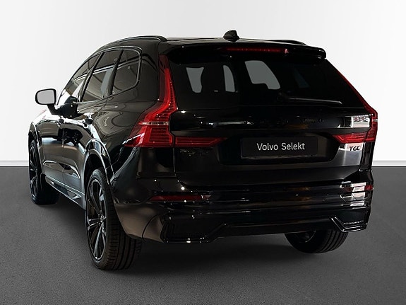 Volvo XC60 2 of 14