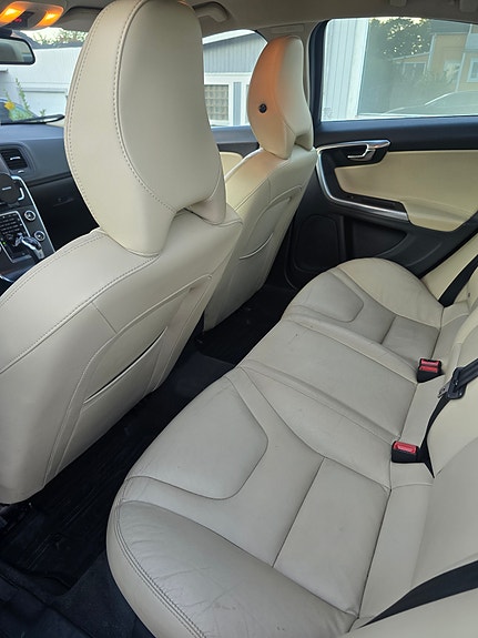 Volvo S60 7 of 11