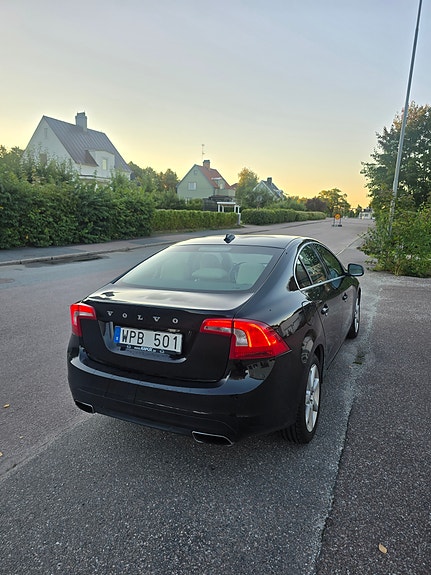 Volvo S60 2 of 11