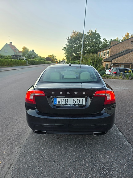 Volvo S60 5 of 11