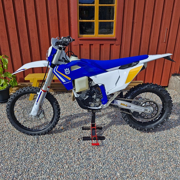 Husqvarna FE 250 Heritage 2 of 7