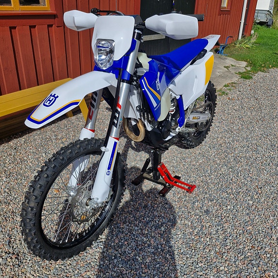Husqvarna FE 250 Heritage 3 of 7