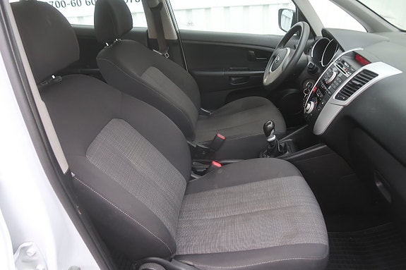 Kia Venga 7 of 20