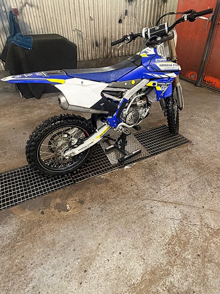 Yamaha YZ450F 3 of 6