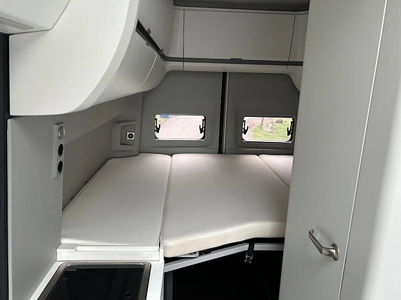 VW Grand California 600 - 177hk 8stegs automat-21 taksäng 4 of 12
