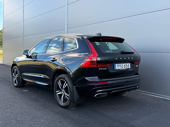 Volvo XC60 2 of 16