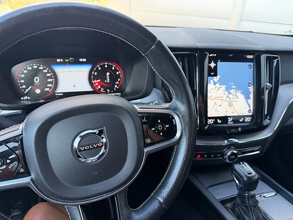 Volvo XC60 9 of 16