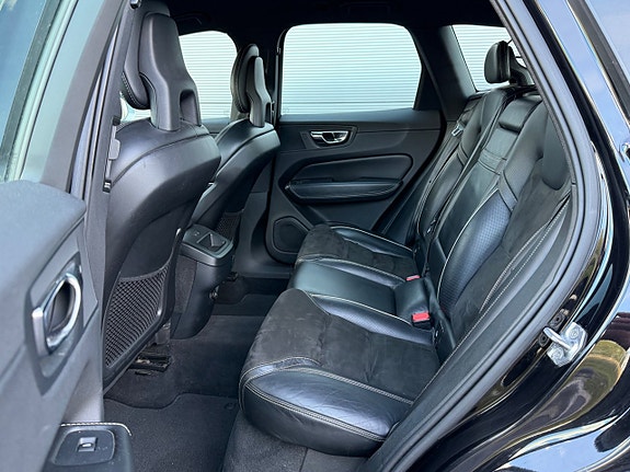 Volvo XC60 7 of 16