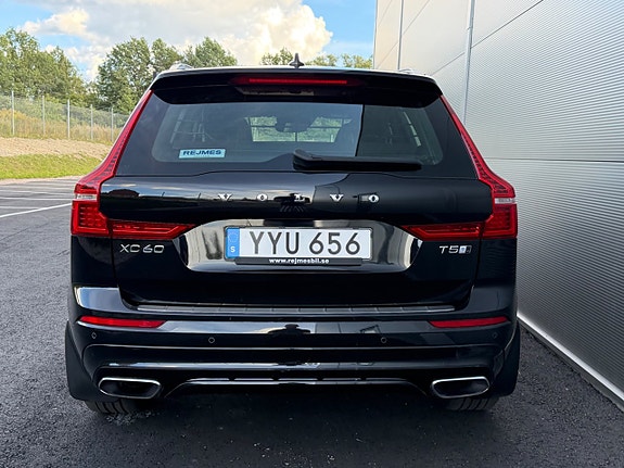 Volvo XC60 11 of 16