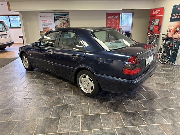 Mercedes-Benz C180 6 of 10